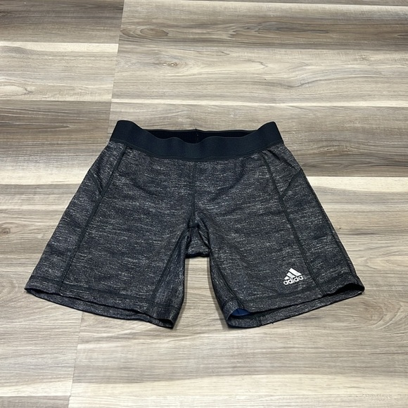 Adidas bike shorts size XS - Picture 4 of 8